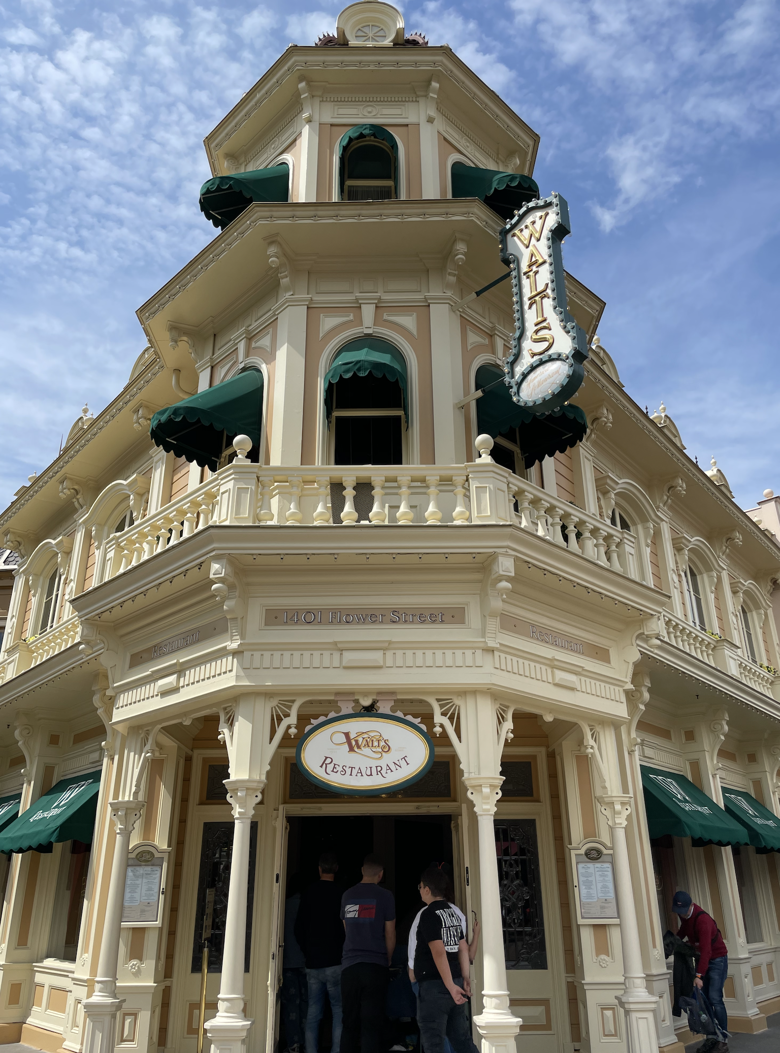 Walt's Restaurant, DLP